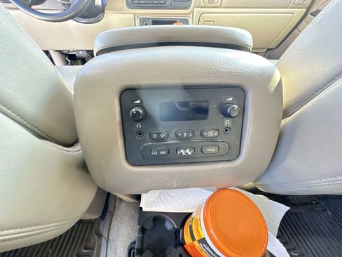 Used 2004 Chevrolet Suburban Z71 w/ Preferred Equipment Group image 19