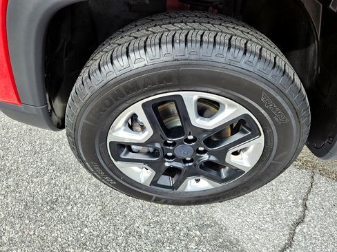 Used 2018 Jeep Compass Trailhawk w/ Cold Weather Group image 10