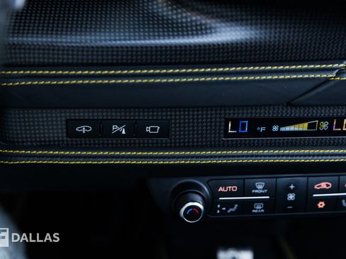 Used 2021 Ferrari F8 Tributo image 29