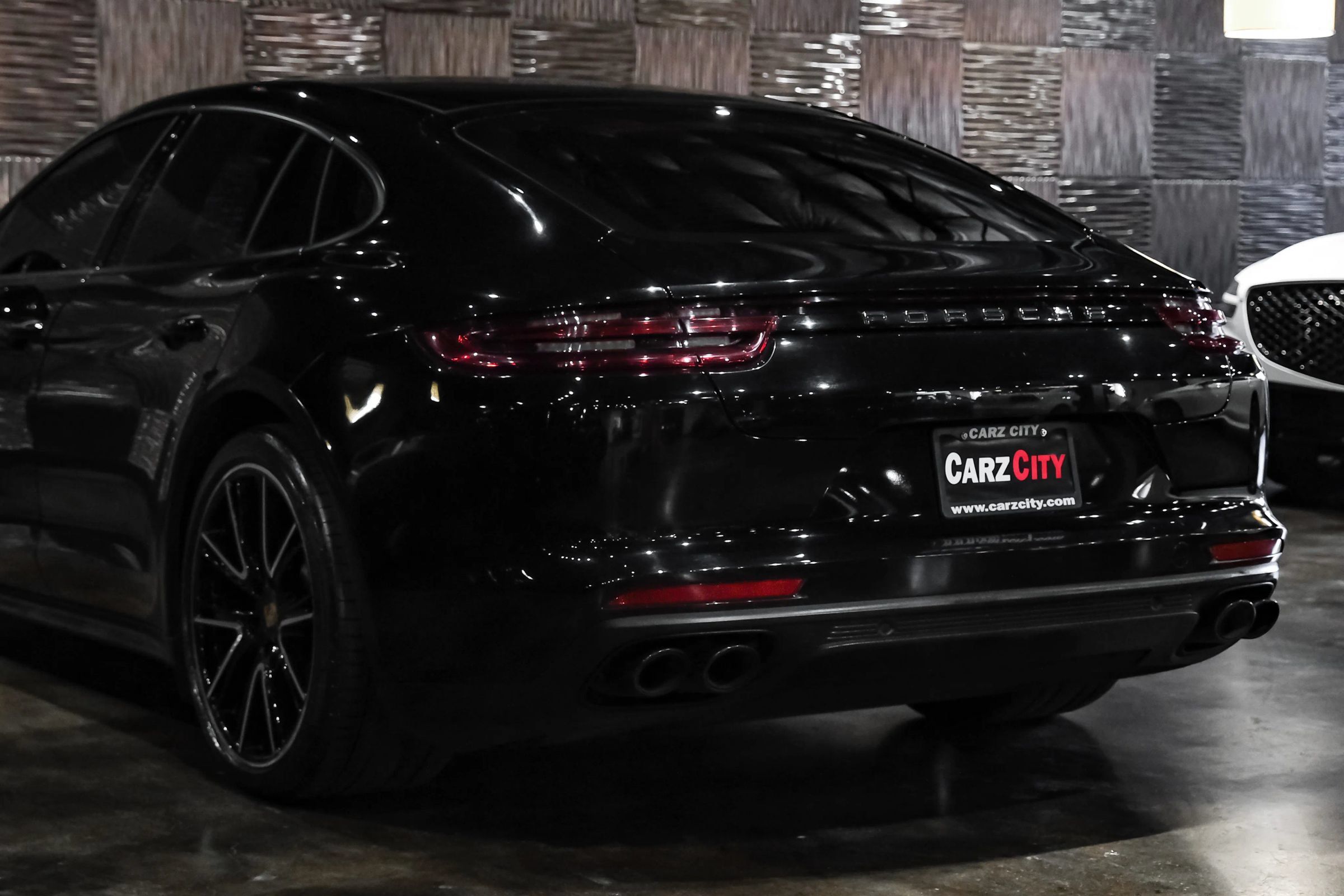 Used 2019 Porsche Panamera 4 AWD/4WD image 13