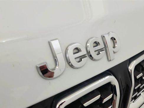 Used 2025 Jeep Compass Limited AWD/4WD image 16