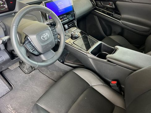 Used 2023 Toyota bZ4X FWD image 9