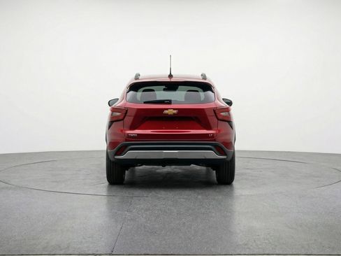 Used 2025 Chevrolet Trax LT w/ LT Convenience Package image 7