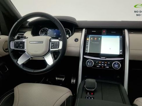 Used 2023 Land Rover Discovery Metropolitan Edition AWD/4WD image 53