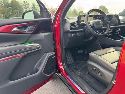 New 2026 Chevrolet Traverse RS image 13