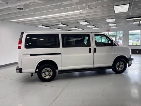 Used 2017 Chevrolet Express 3500 LT w/ LT Preferred Equipment Group RWD image 11