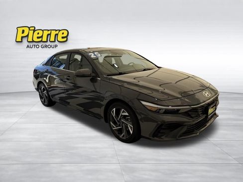 Used 2025 Hyundai Elantra Limited image 6