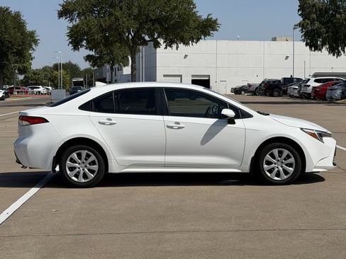 Certified 2025 Toyota Corolla LE FWD image 3