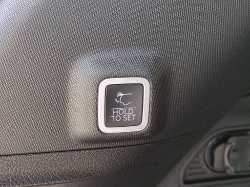 New 2025 Jeep Grand Cherokee Summit image 14