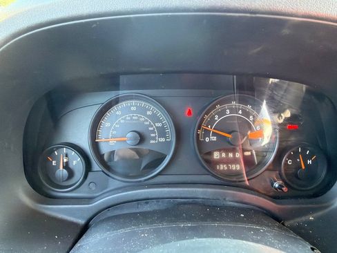 Used 2016 Jeep Patriot Latitude AWD/4WD image 15