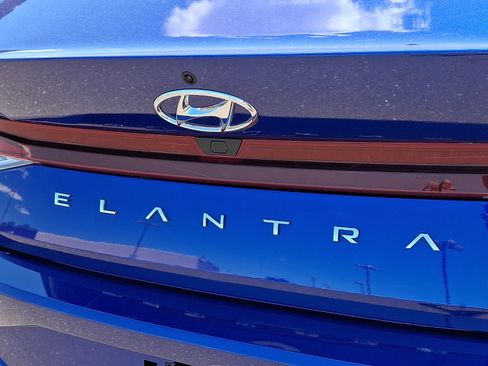 Certified 2023 Hyundai Elantra SEL w/ Preferred Accessory Package FWD image 30