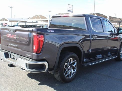 Used 2022 GMC Sierra 1500 SLT image 3