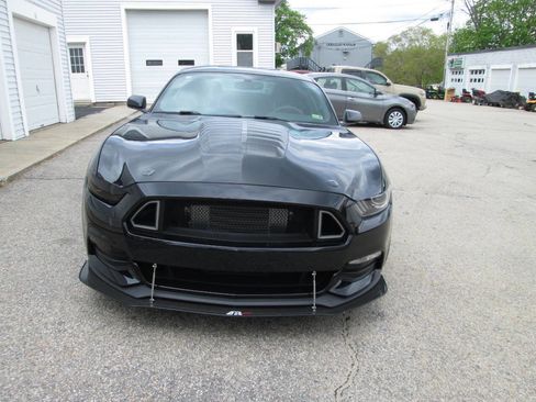 Used 2017 Ford Mustang Coupe RWD image 6
