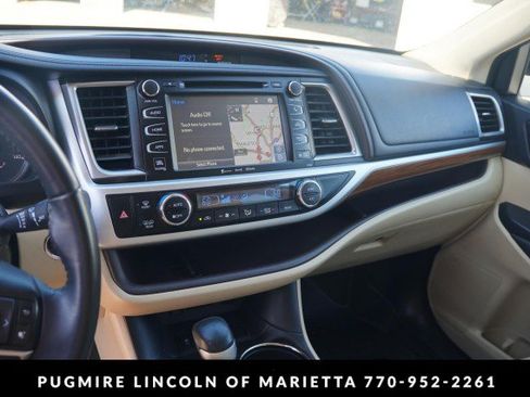 Used 2018 Toyota Highlander Limited FWD image 22