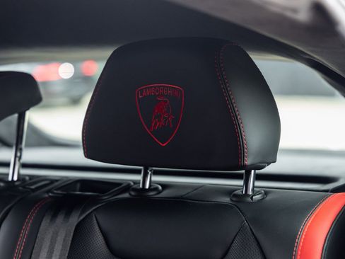 Used 2024 Lamborghini Urus S image 40