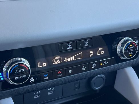New 2026 Mitsubishi Outlander SEL FWD image 22