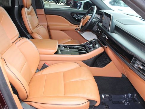 Used 2023 Lincoln Aviator Black Label w/ Dynamic Handling Package image 34