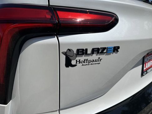 New 2025 Chevrolet Blazer EV RS image 10