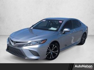 Used 2018 Toyota Camry SE video 1