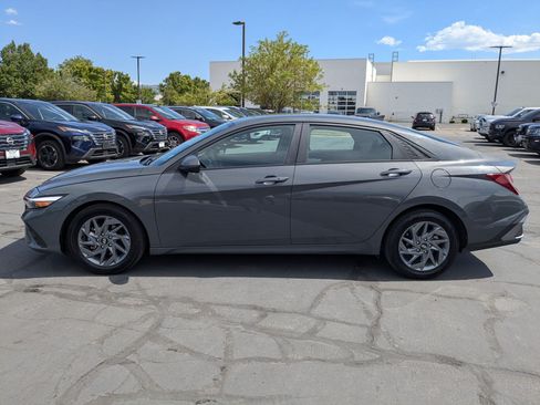 Certified 2024 Hyundai Elantra SEL FWD image 9