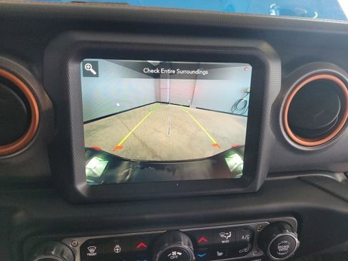 Certified 2023 Jeep Gladiator Mojave w/ Cold Weather Group image 22