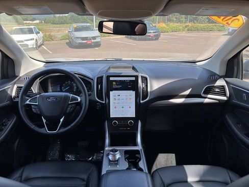 Used 2024 Ford Edge SEL image 19
