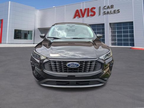 Used 2025 Ford Escape Active AWD/4WD image 2
