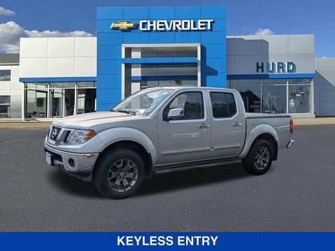 Used 2014 Nissan Frontier SL w/ SL Moonroof Package AWD/4WD image 8