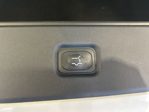 New 2025 Ford Expedition Max Platinum w/ Driver's Package image 16