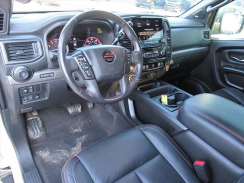 Used 2021 Nissan Titan PRO-4X w/ Pro-4x Convenience Package image 15