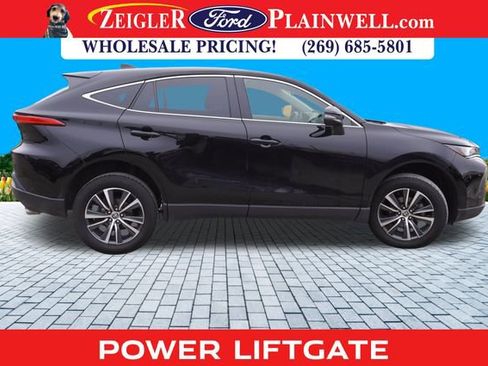 Used 2022 Toyota Venza LE image 6