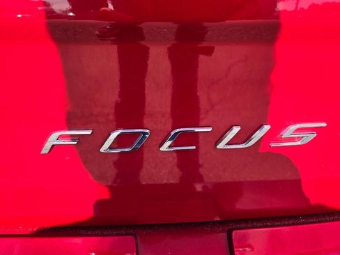 Used 2010 Ford Focus SEL image 12