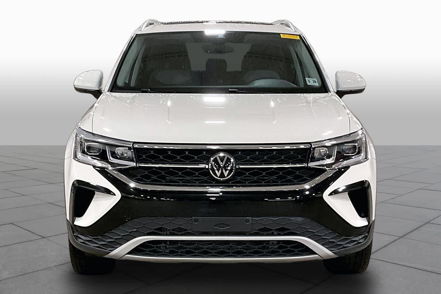Used 2024 Volkswagen Taos SEL AWD/4WD image 4