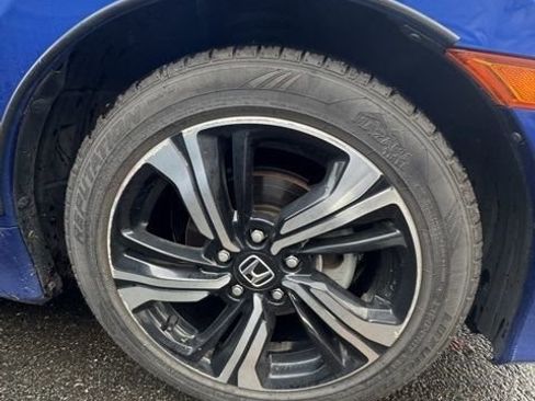 Used 2016 Honda Civic Touring image 4