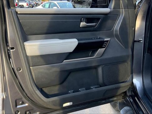 Used 2025 Toyota Tundra Limited image 21