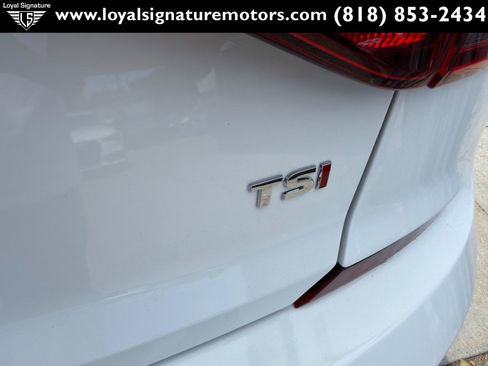 Used 2018 Volkswagen Passat 2.0T R-Line w/ R-Line Lighting Package FWD image 8