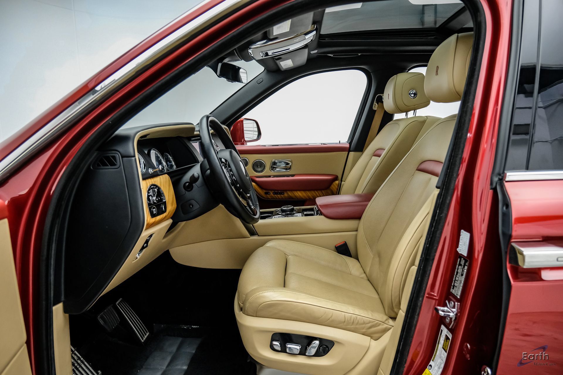 Used 2019 Rolls-Royce Cullinan AWD/4WD image 45
