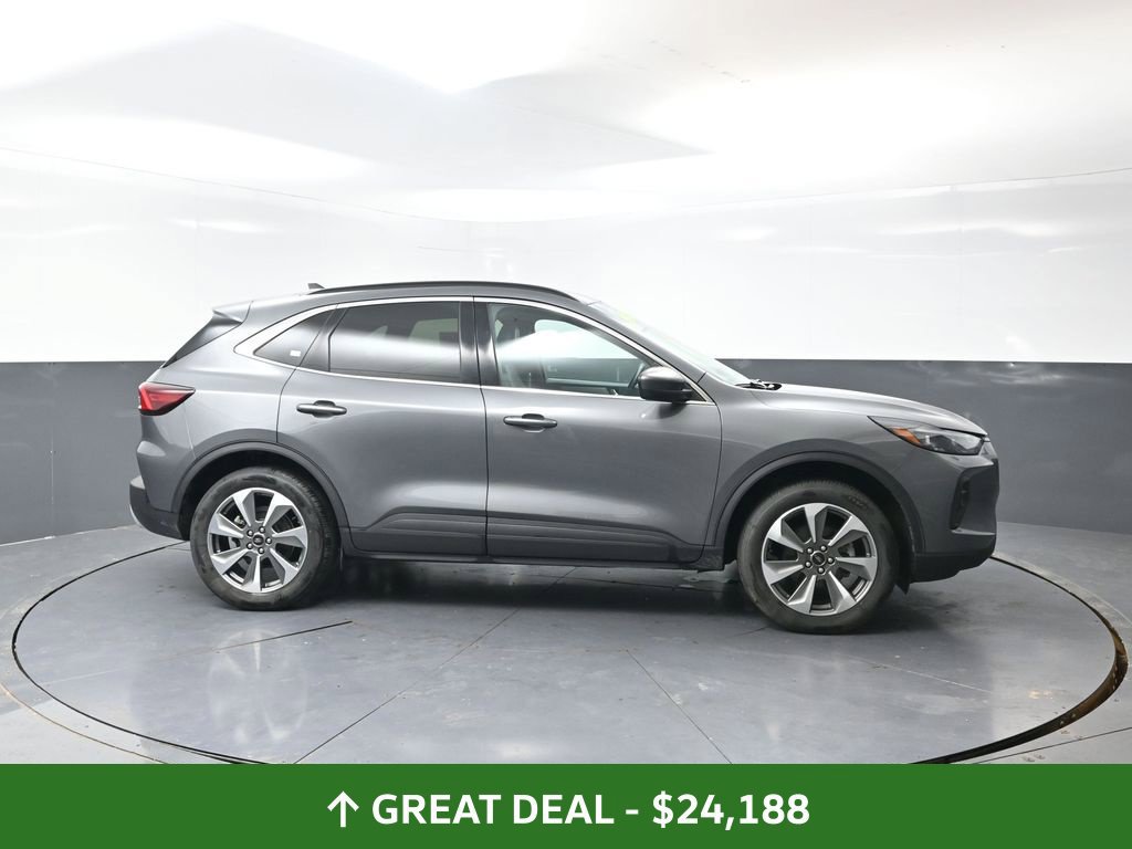 Used 2025 Ford Escape Platinum AWD/4WD image 4