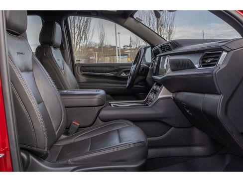 Used 2022 GMC Yukon Denali image 11