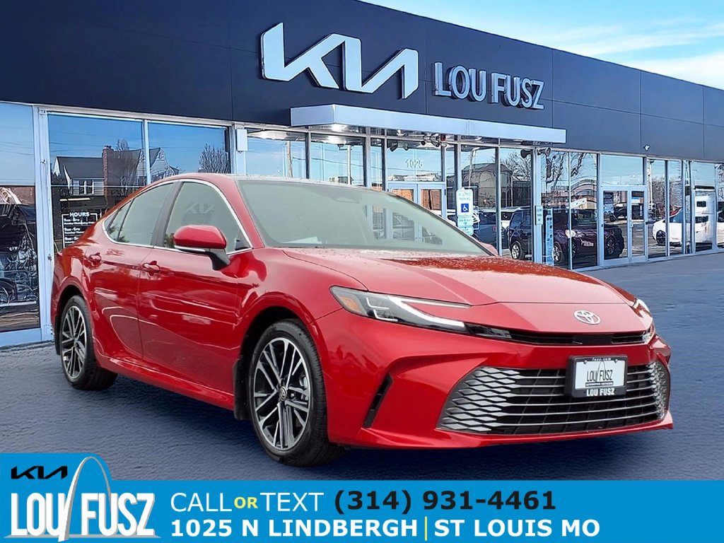 Used 2026 Toyota Camry XLE FWD image 1