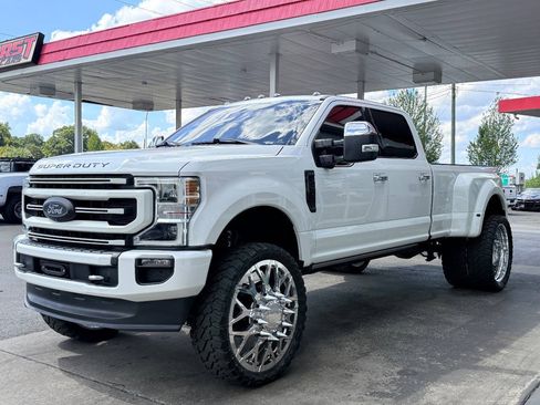 Used 2022 Ford F350 Platinum AWD/4WD image 6