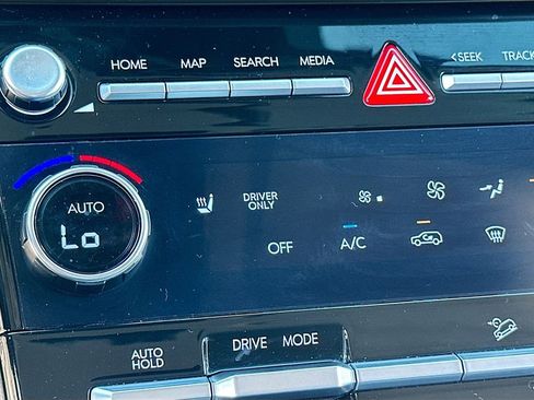 Used 2024 Hyundai Santa Fe SEL image 19