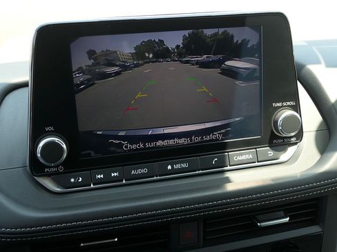 Used 2023 Nissan Rogue SV FWD image 18