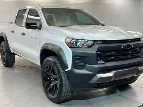 Used 2024 Chevrolet Colorado Trail Boss w/ Advanced Trailering Package AWD/4WD image 8