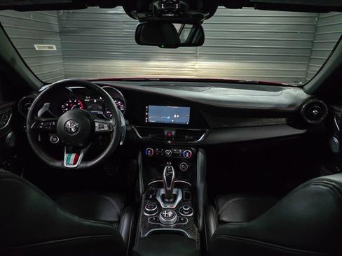 Used 2023 Alfa Romeo Giulia Estrema image 12
