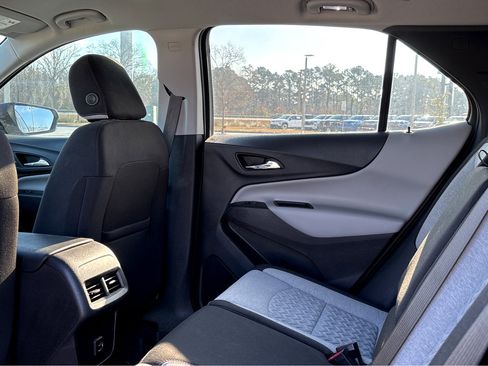 Used 2023 Chevrolet Equinox LS w/ LS Convenience Package image 17