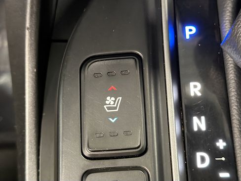 Used 2017 Hyundai Santa Fe Limited AWD/4WD image 25
