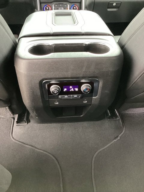 Used 2022 Chevrolet Suburban Z71 AWD/4WD image 9