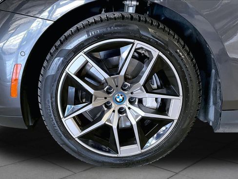 Used 2024 BMW i5 eDrive40i w/ M Sport Package RWD image 10