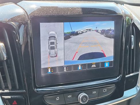Used 2022 Chevrolet Traverse RS AWD/4WD image 19